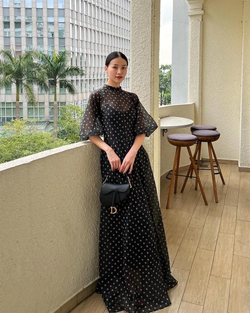 10 cách mặc váy họa tiết giúp vẻ ngoài trẻ trung hơn trong dịp Tết-6