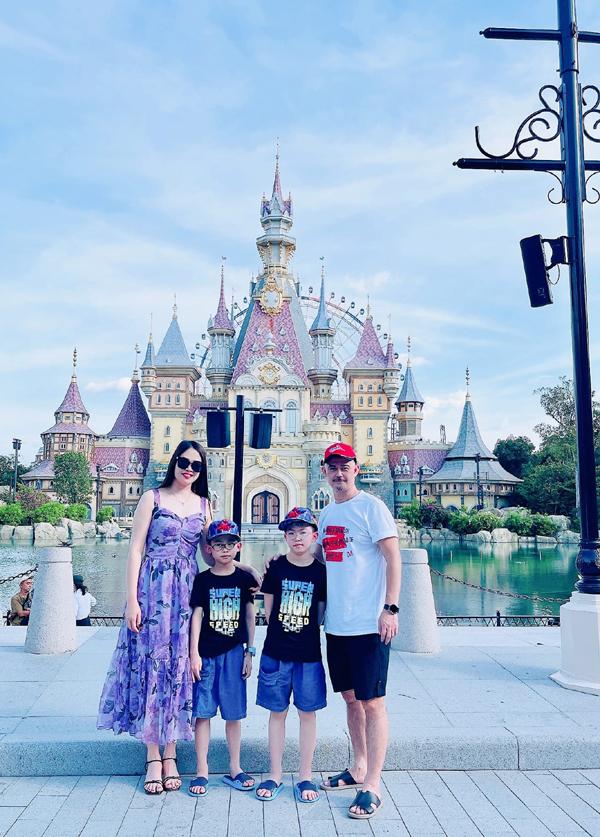 Hôn nhân đời thực của diễn viên VFC: Vĩnh Xương, ông trùm phim Đấu Trí hạnh phúc thế nào bên vợ trẻ?-6