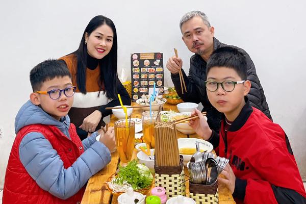 Hôn nhân đời thực của diễn viên VFC: Vĩnh Xương, ông trùm phim Đấu Trí hạnh phúc thế nào bên vợ trẻ?-8