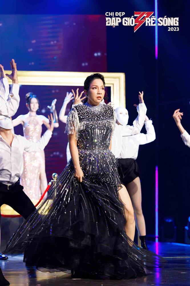 Diva Mỹ Linh U50 là thánh hài hước, gu ăn mặc trẻ trung được lòng công chúng-2