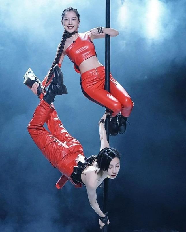 Chị đẹp Trang Pháp bị mẹ cấm múa cột, Chi Pu bị gọi tên-4