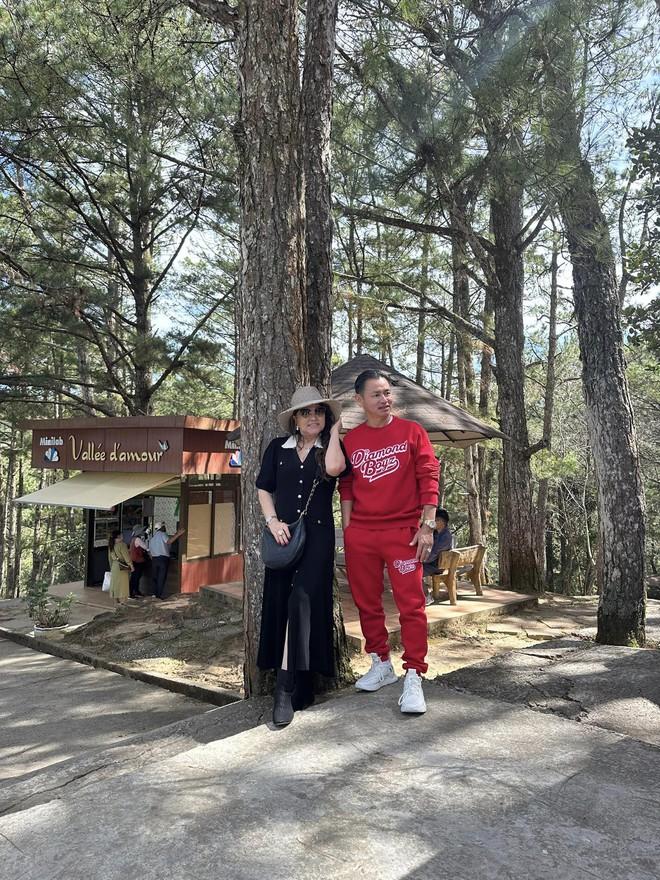 Phú ông Johnny Đặng bị khách sạn hạng sang đuổi ra lề đường, lý do ai nấy cười muốn nội thương-2