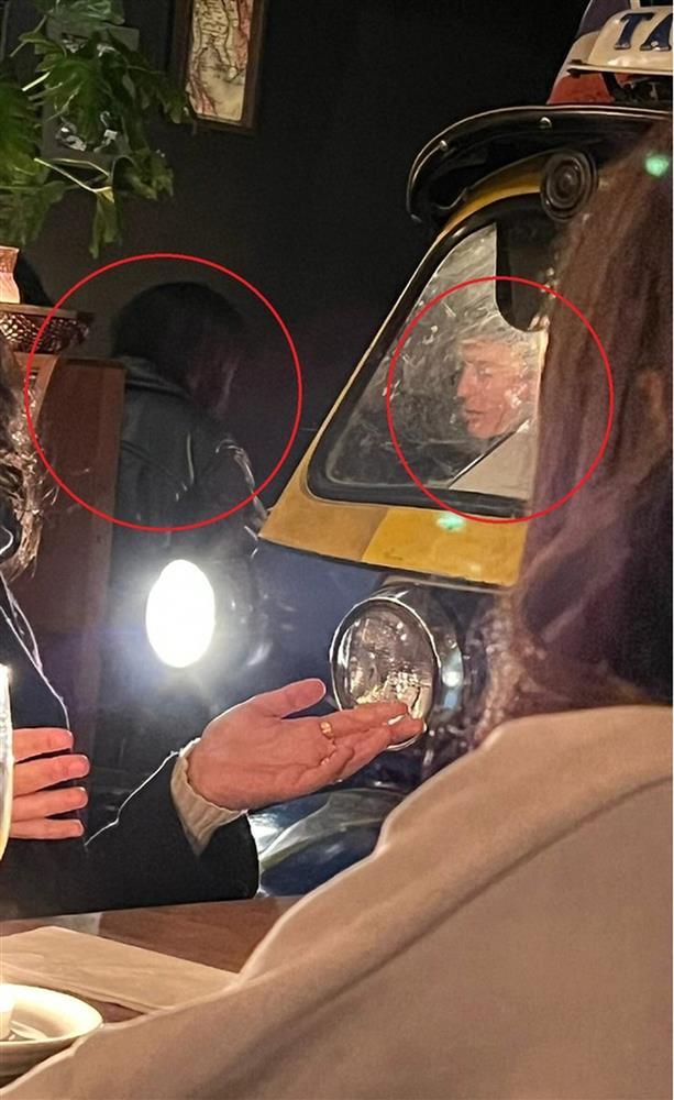 Lisa liên tục xuất hiện như hình với bóng bên bạn trai tỷ phú-1