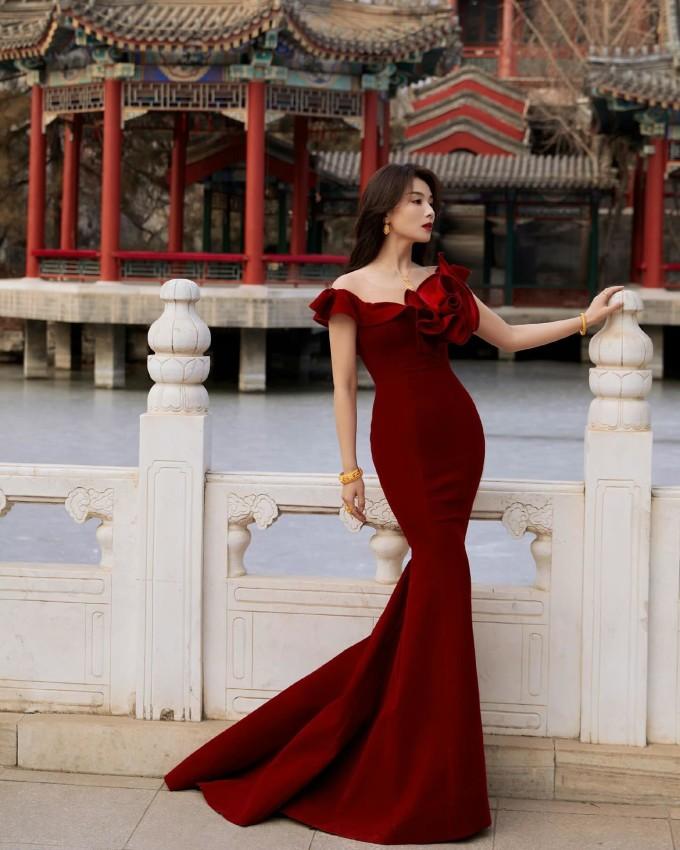 Lưu Đào Thiên Long Bát Bộ U50 khổ luyện trong phòng gym để có tỷ lệ eo hông bình hoa-2