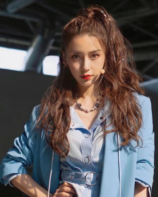 Học Angelababy cách tô son đỏ sang chảnh, khí chất cho mùa lễ hội-3