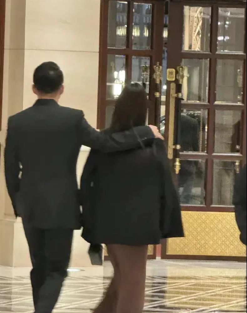 Bạn gái mới song hành cùng Uông Tiểu Phi tại Macau-2