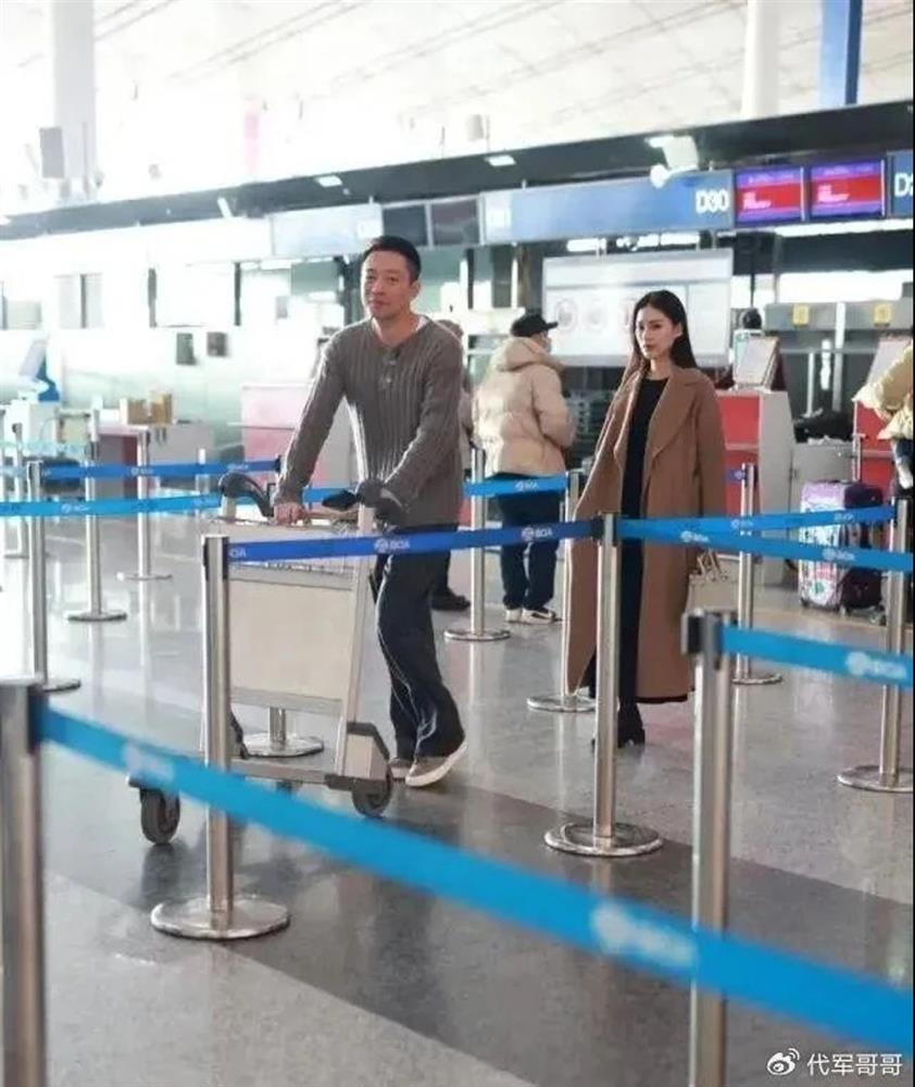 Bạn gái mới song hành cùng Uông Tiểu Phi tại Macau-3