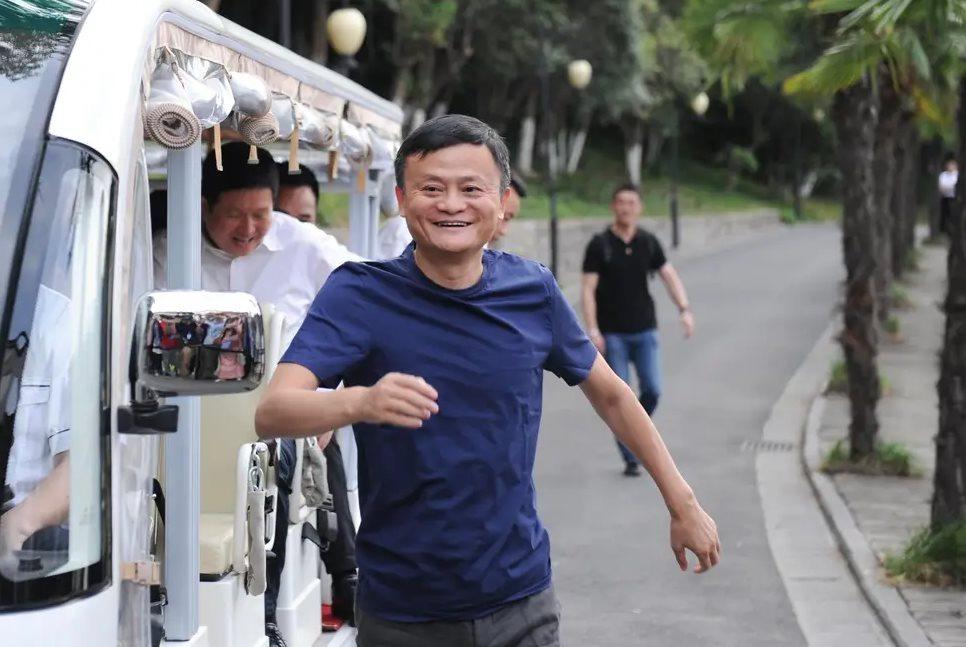 Tỷ phú Jack Ma hiện ra sao sau thời gian mai danh ẩn tích?-5