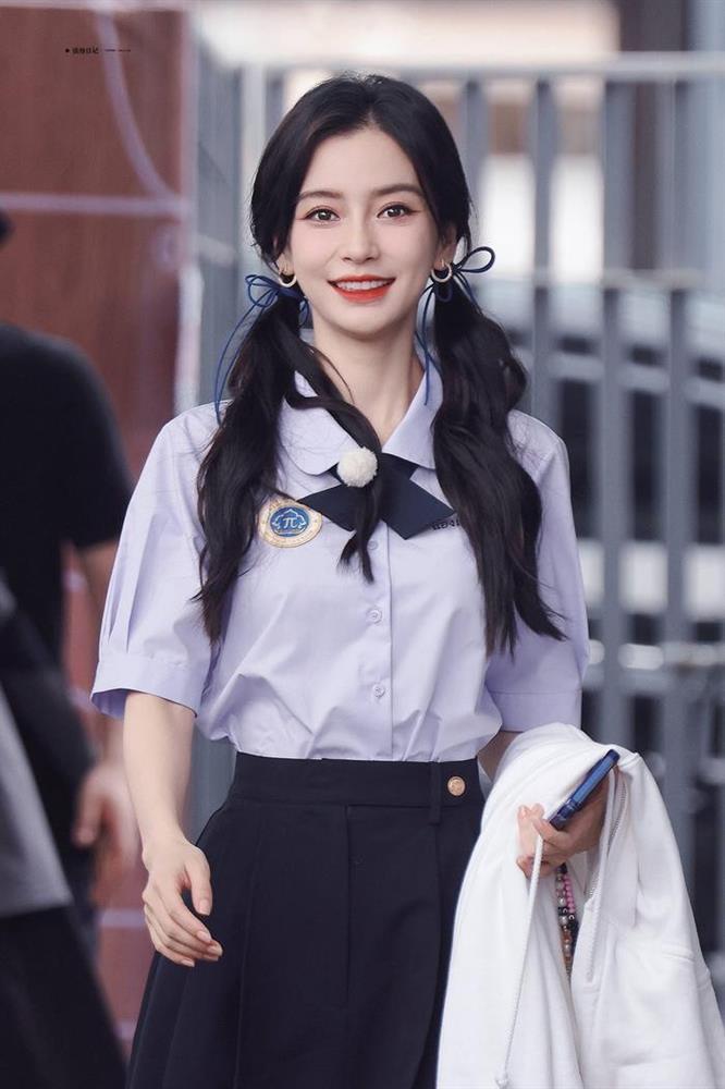 Angelababy bất ngờ bị nhân viên Keep Running tố bắt nạt, thái độ thô lỗ với đồng nghiệp trẻ-1