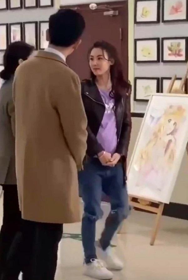 Trương Bá Chi lộ bằng chứng mang thai lần 4, đã cố giấu nhưng bụng cứ lồ lộ như bầu tháng thứ 6?-6