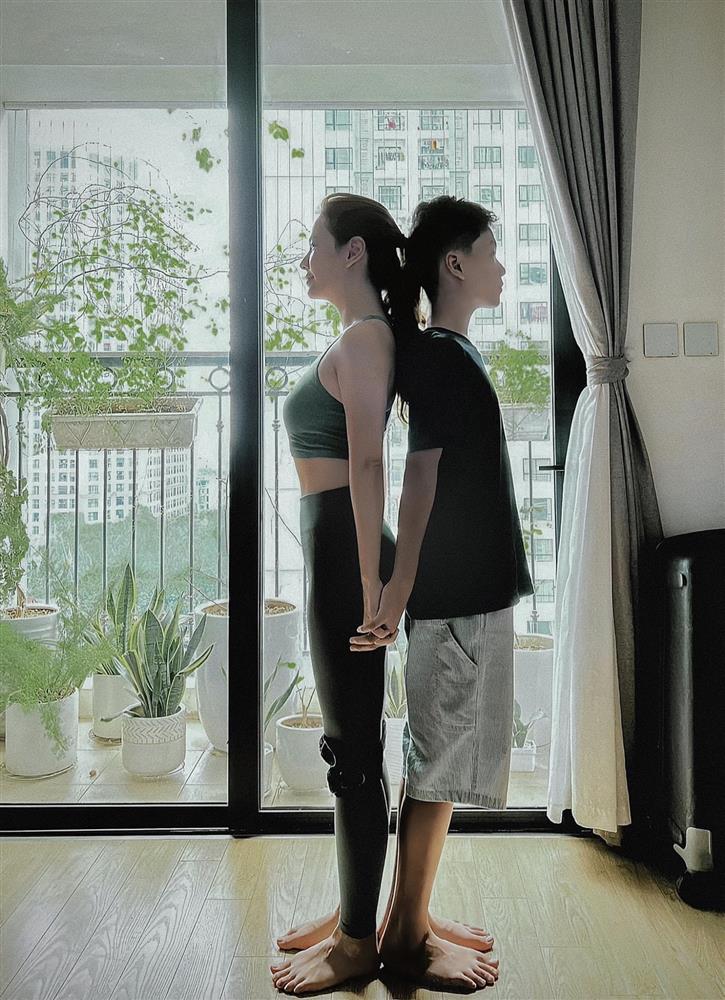Con trai Đan Lê mới 13 tuổi đã cao lớn bằng mẹ, bí quyết từ thói quen hằng ngày mà ai cũng làm được!-2