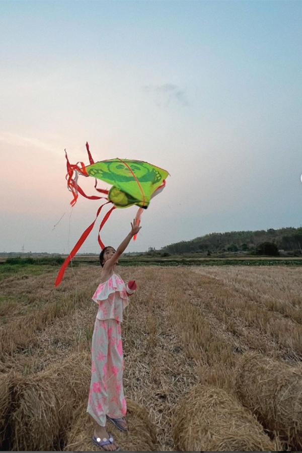 Ảnh hiếm hoi của con gái Tăng Thanh Hà: Đôi chân dài thừa hưởng gene trội từ bố mẹ-1