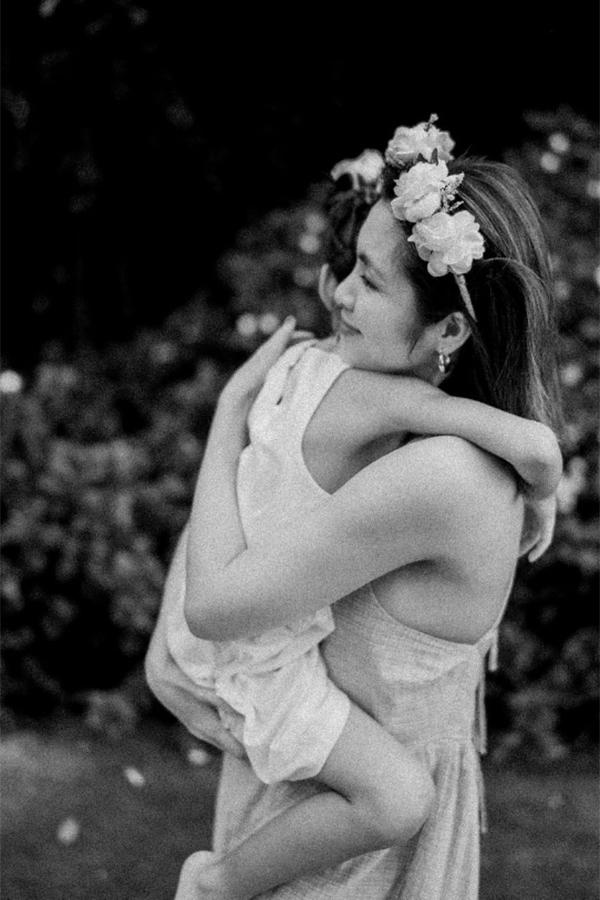 Ảnh hiếm hoi của con gái Tăng Thanh Hà: Đôi chân dài thừa hưởng gene trội từ bố mẹ-3