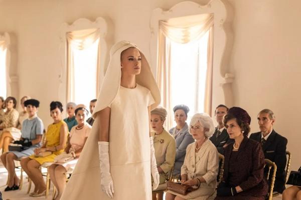 Vòng tay hàng hiệu giống hệt cuộn băng dính nhưng có giá 81 triệu đồng-5