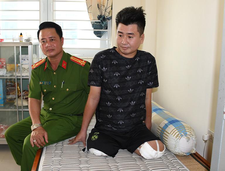 Diễn biến mới vụ đại úy công an bị đứt lìa 2 chân khi bắt cát tặc-1