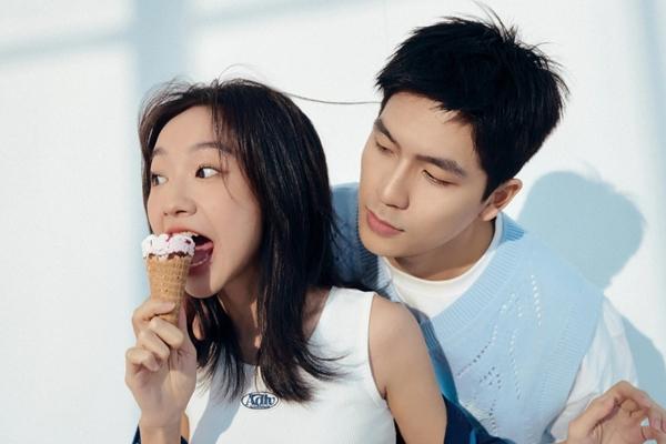 Quốc Anh Chúng Ta Của 8 Năm Sau: Hôn Hoàng Hà 15 lần, bị đồn yêu đàn chị-1