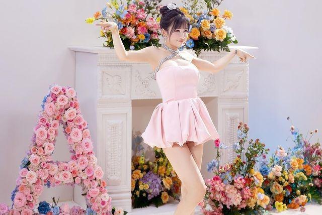 Vợ đại gia Minh Nhựa được chồng cho 4 tỷ tiêu Tết, ngoài đời ăn mặc cực nóng bỏng-6