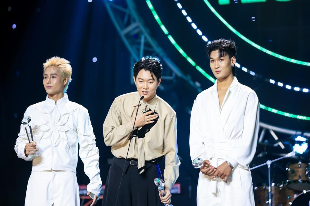 Làn Sóng Xanh 2023: Văn Mai Hương là ca sĩ của năm, Tăng Duy Tân càn quét nhiều giải-3