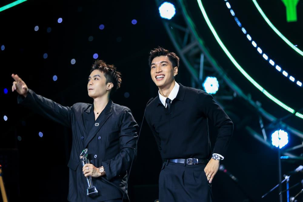 Làn Sóng Xanh 2023: Văn Mai Hương là ca sĩ của năm, Tăng Duy Tân càn quét nhiều giải-6