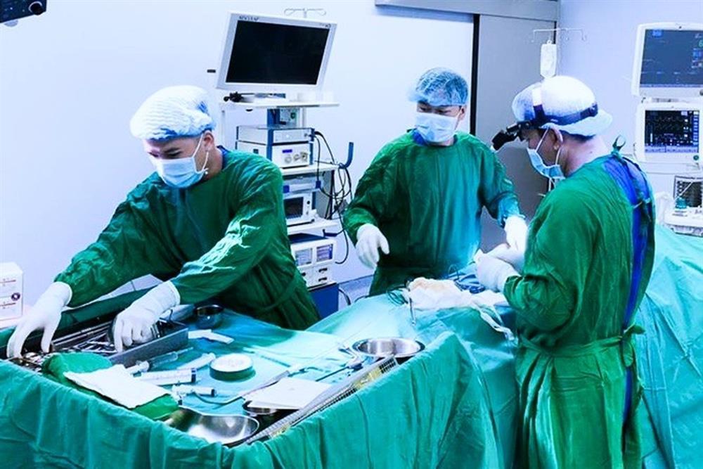 Nữ Việt kiều hoại tử nặng sau ca phẫu thuật thẩm mỹ căng da bụng-1