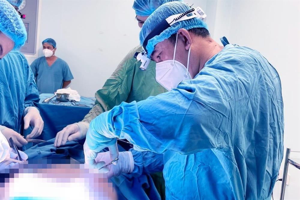 Nữ Việt kiều hoại tử nặng sau ca phẫu thuật thẩm mỹ căng da bụng-2