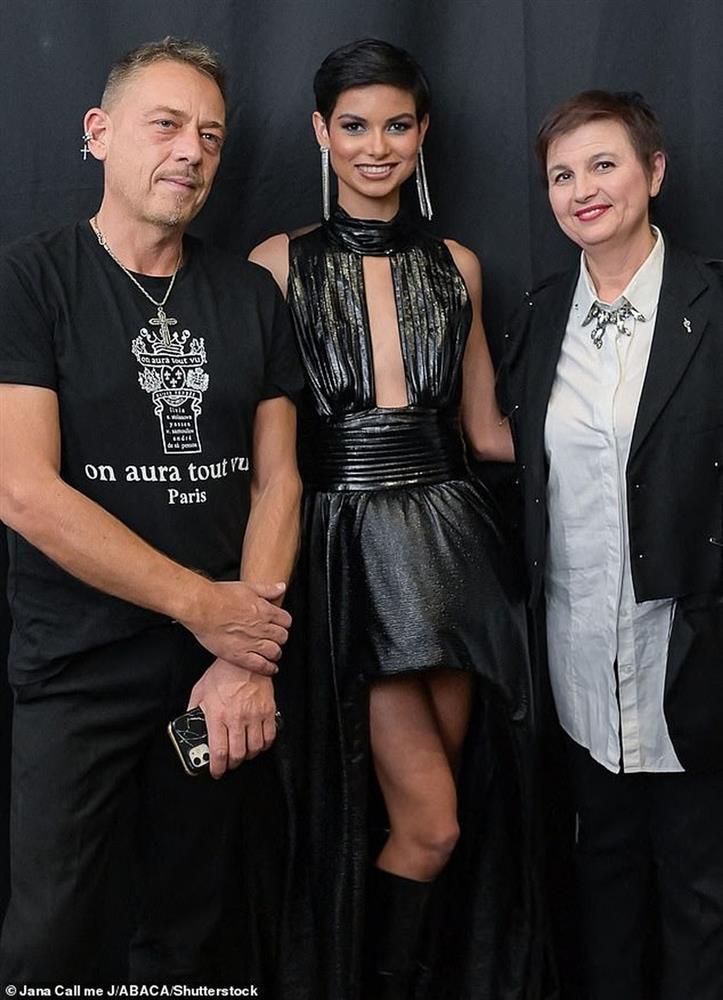 Người mẫu mặc phục trang tạo hiệu ứng khỏa thân gây sửng sốt-13