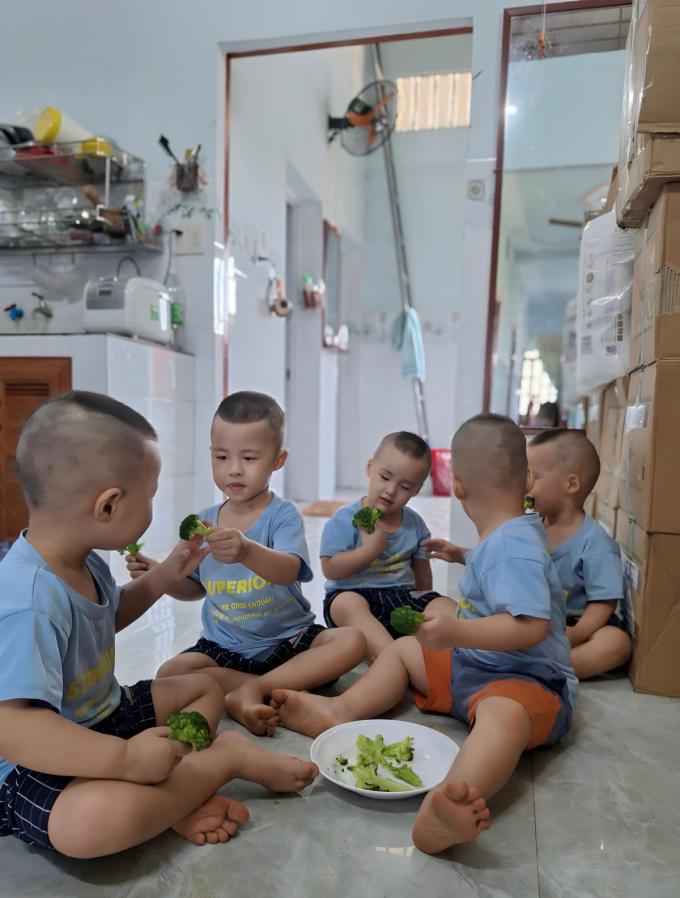 Hy hữu chuyện bà mẹ ở Đồng Nai sinh 5 con trong 13 tháng-2