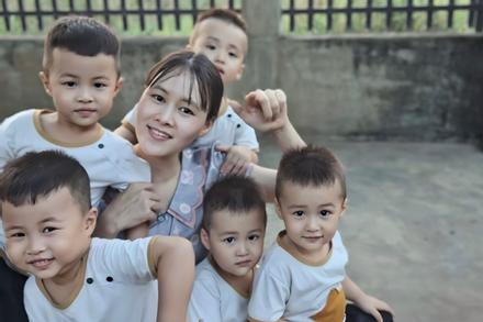 Hy hữu chuyện bà mẹ ở Đồng Nai sinh 5 con trong 13 tháng