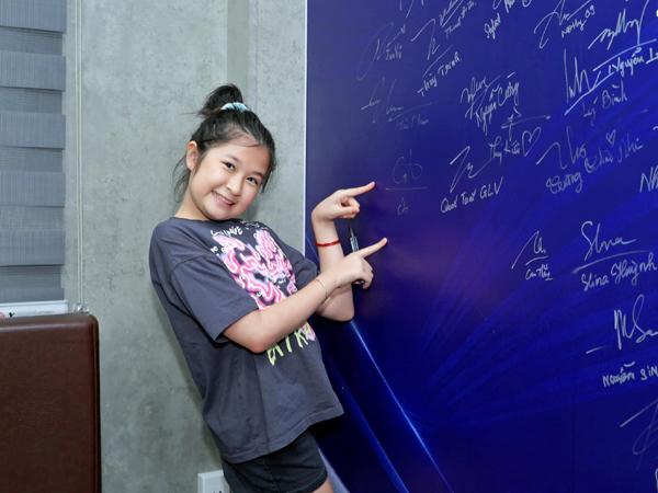 Con gái Huy Khánh 12 tuổi có vẻ ngoài dễ thương giống bố mẹ thế nào?-3