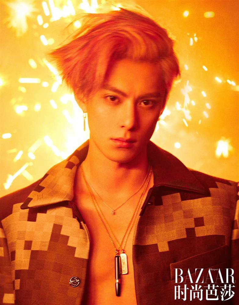 Vương Hạc Đệ thần thái rực lửa, khoe cơ bụng hờ hững trên bìa tạp chí Harper’s Bazaar số tháng 2/2024-5