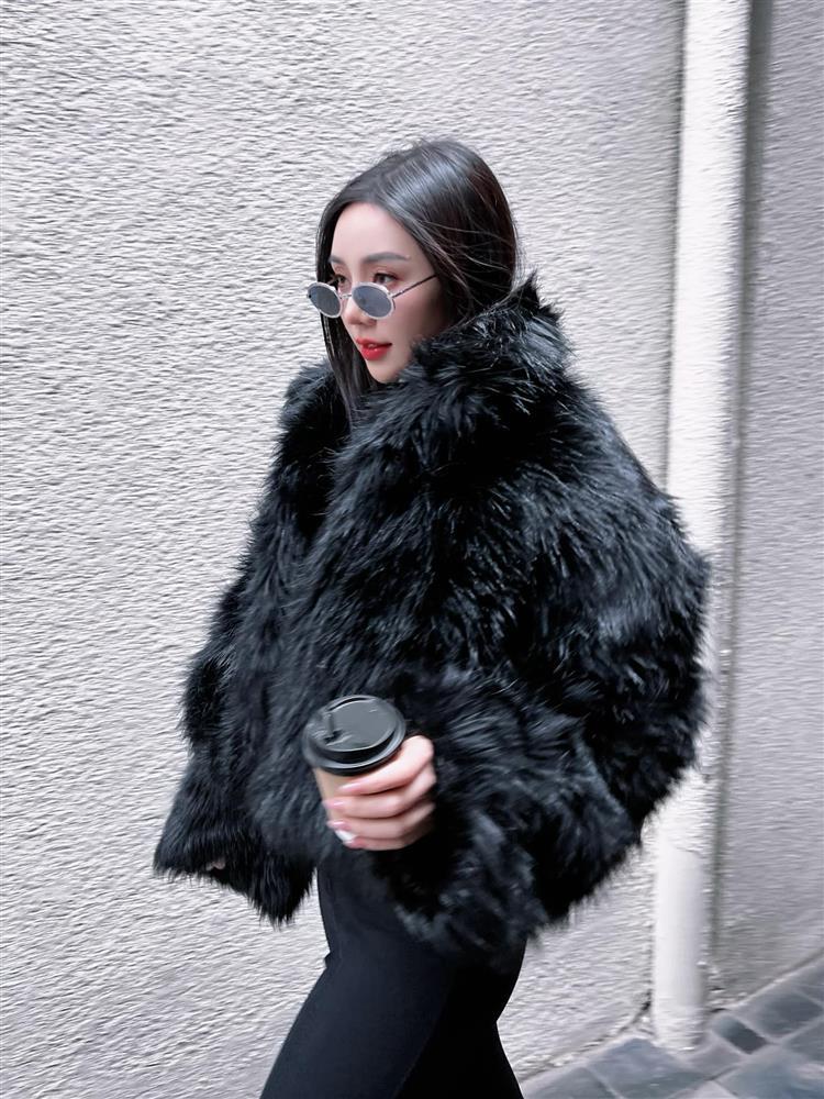 Quỳnh Kool lên đồ cực quyến rũ giữa thời tiết giá rét-5