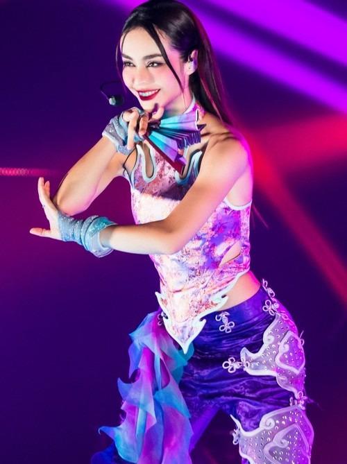 Công sức của chị đẹp MLee đổ sông, đổ biển-1