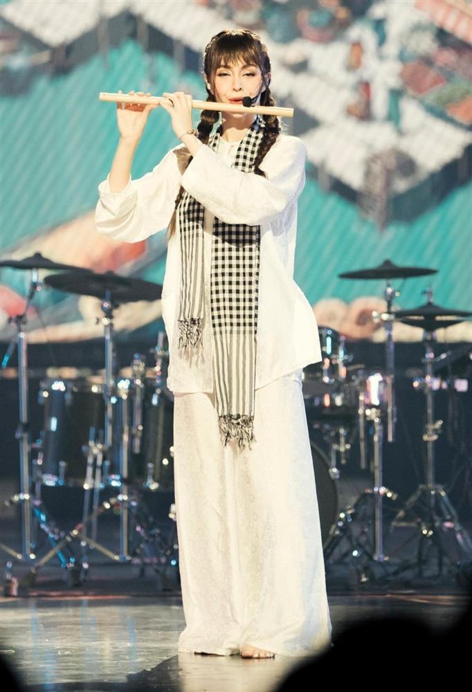 Công sức của chị đẹp MLee đổ sông, đổ biển-2