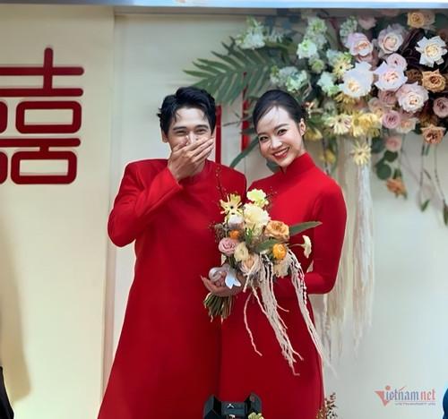 Hoa hậu Kiều Ngân đằm thắm trong lễ tân hôn với cựu thành viên nhóm 365-6