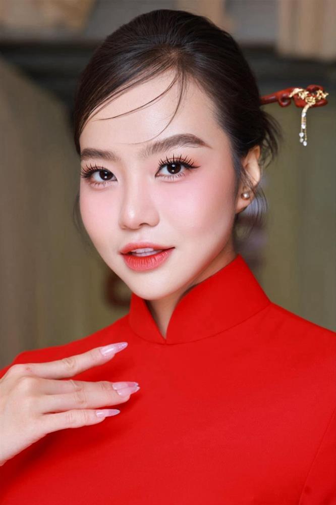 Hoa hậu Kiều Ngân đằm thắm trong lễ tân hôn với cựu thành viên nhóm 365-8