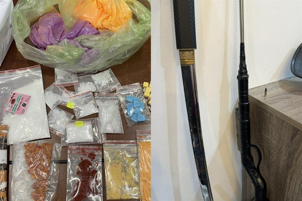 Bắt quả tang 2 thanh niên điều chế nước vui trong chung cư-2