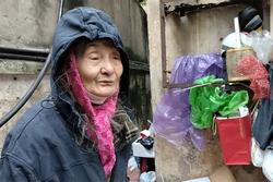 Bà lão 85 tuổi bị tố 'ngày đi ăn xin, tối về biệt thự' từng là giáo viên Văn và làm việc tại tòa soạn báo