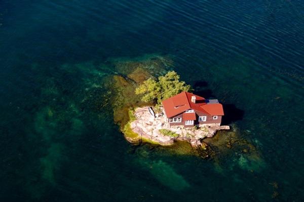 Hòn đảo nhỏ nhất thế giới có sự sống, chỉ đủ sức chứa 1 người duy nhất-4
