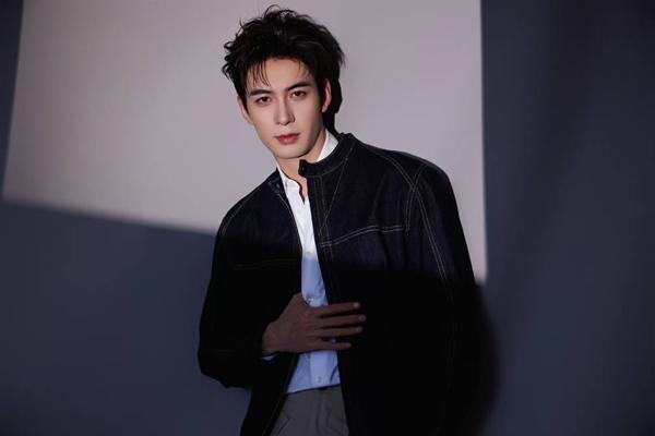 Tổng tài mới nổi Trần Tinh Húc soán ngôi Thời Yến của Vương Hạc Đệ trong Dĩ Ái Vi Doanh-13