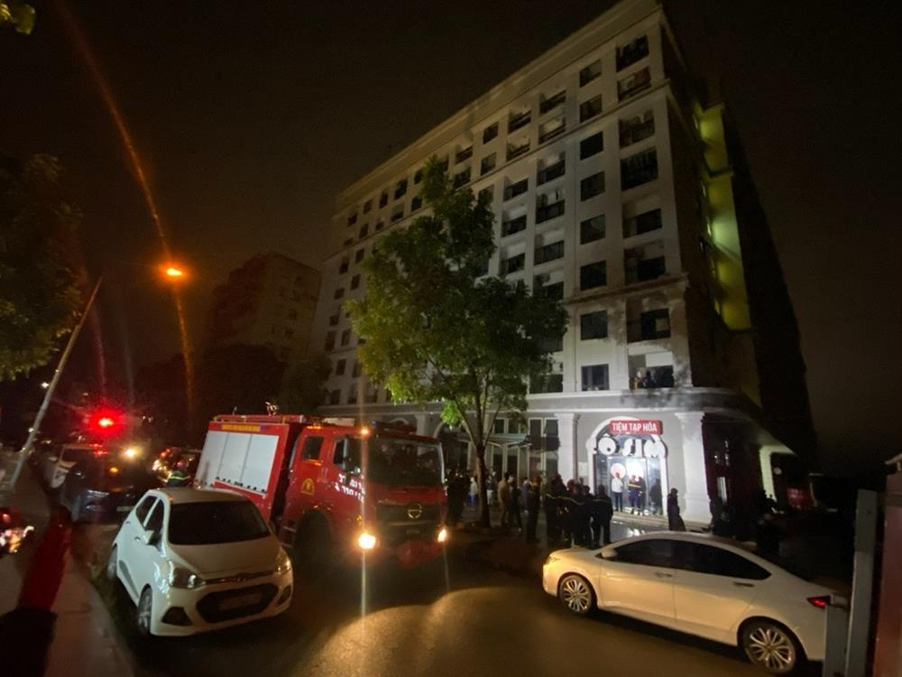 Cháy căn hộ, cư dân tháo chạy khỏi tòa nhà ở Huế trong đêm-1