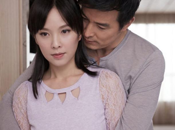 Nén đau nhìn người yêu lấy chồng, 5 năm sau tôi bủn rủn tay chân khi phát hiện điều động trời-1