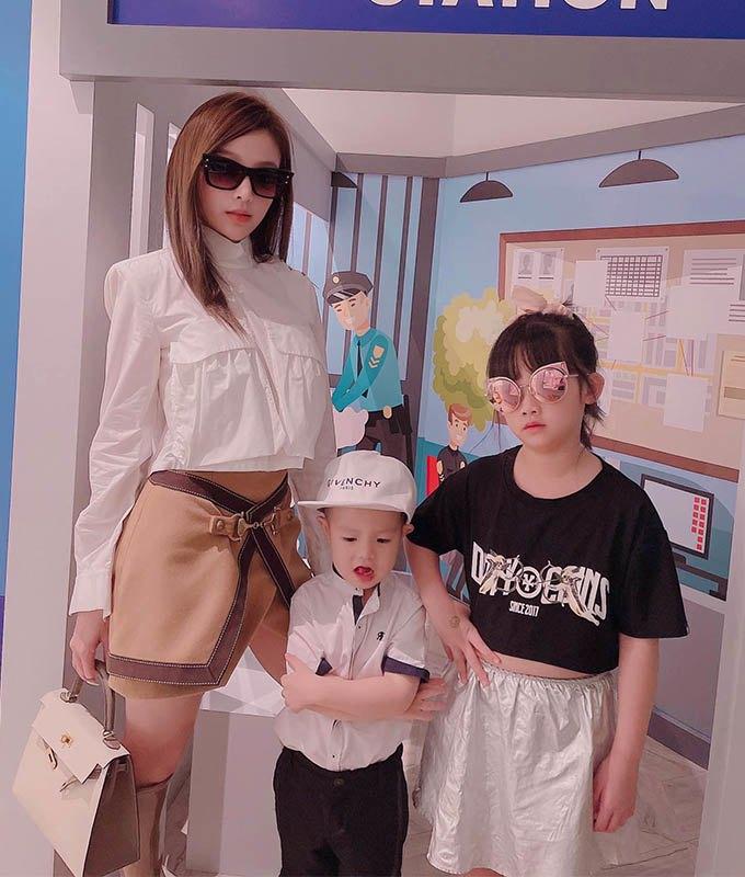 Huyền Baby nuôi con kiểu phú bà khi xây tầng hầm làm khu vui chơi, quan điểm dạy con rất đáng nể-7