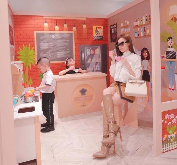 Huyền Baby nuôi con kiểu phú bà khi xây tầng hầm làm khu vui chơi, quan điểm dạy con rất đáng nể-3
