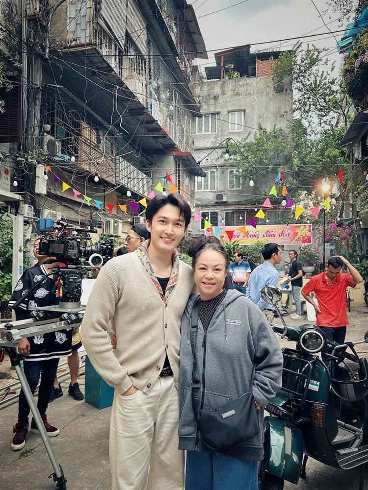 Lên đồ mùa đông với áo cardigan, áo da như nam diễn viên VFC Đình Tú-2