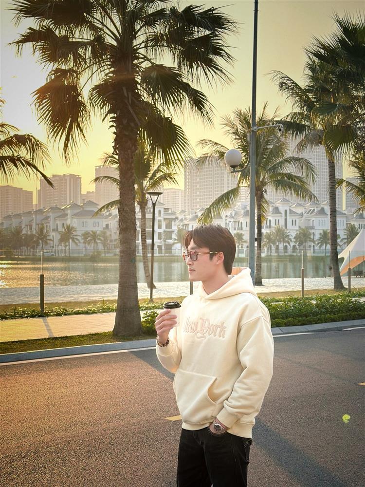 Lên đồ mùa đông với áo cardigan, áo da như nam diễn viên VFC Đình Tú-6