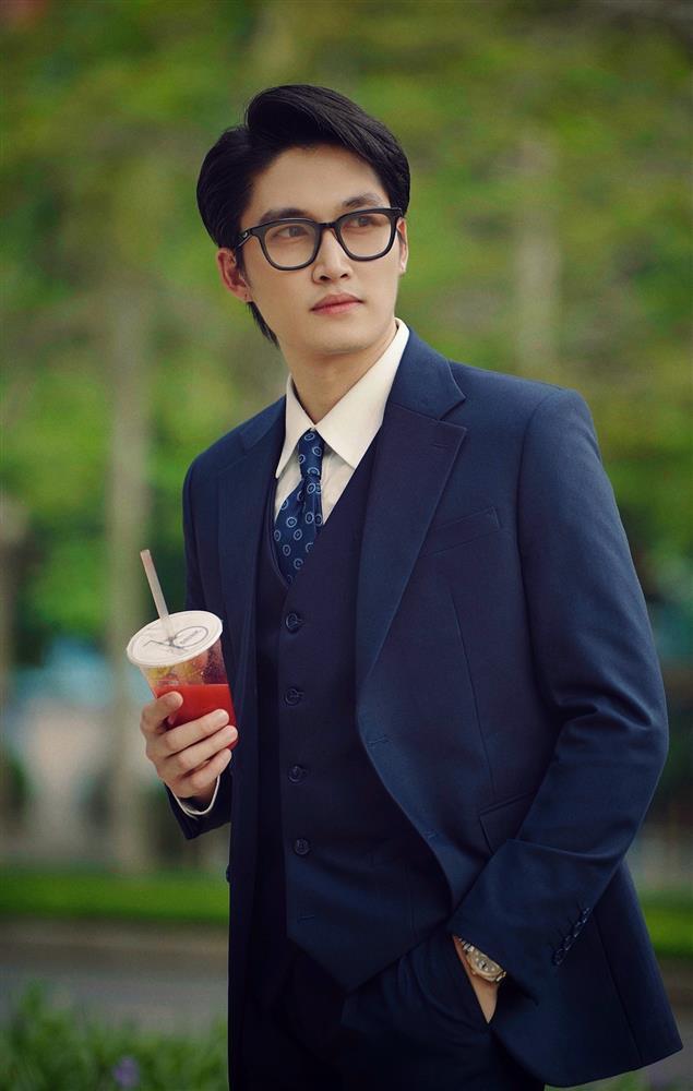 Lên đồ mùa đông với áo cardigan, áo da như nam diễn viên VFC Đình Tú-7