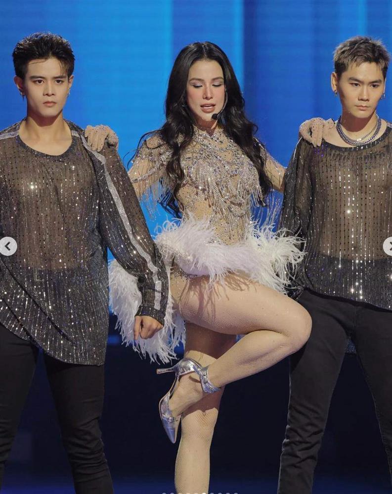 Diệp Lâm Anh lăng-xê mốt tôn hình thể đẹp nhất nhì dàn Chị Đẹp-5