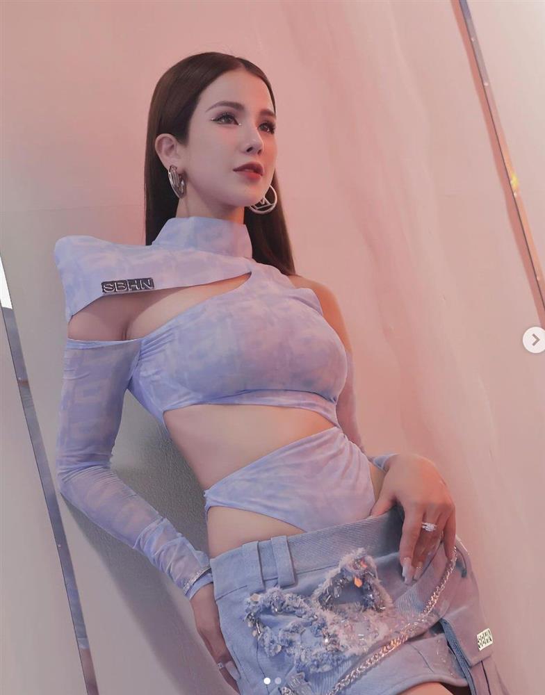 Diệp Lâm Anh lăng-xê mốt tôn hình thể đẹp nhất nhì dàn Chị Đẹp-8