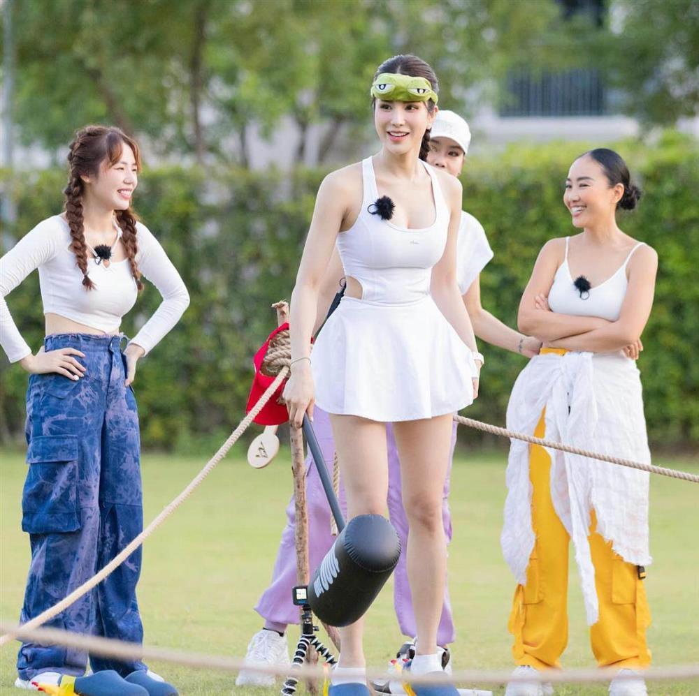 Diệp Lâm Anh lăng-xê mốt tôn hình thể đẹp nhất nhì dàn Chị Đẹp-9