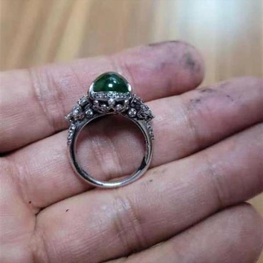 Cả trăm người theo dõi cứu hộ vét mương tìm nhẫn ngọc 3,5 tỷ đồng bị rơi-2